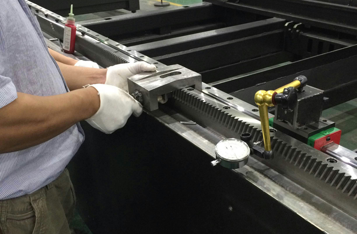 亞特蘭齒條安裝在機床上實現最高精度